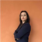 Diplomata ragioniera, laureata triennale in economia e finanza e magistrale in analisi, consulenza e gestione finanziaria